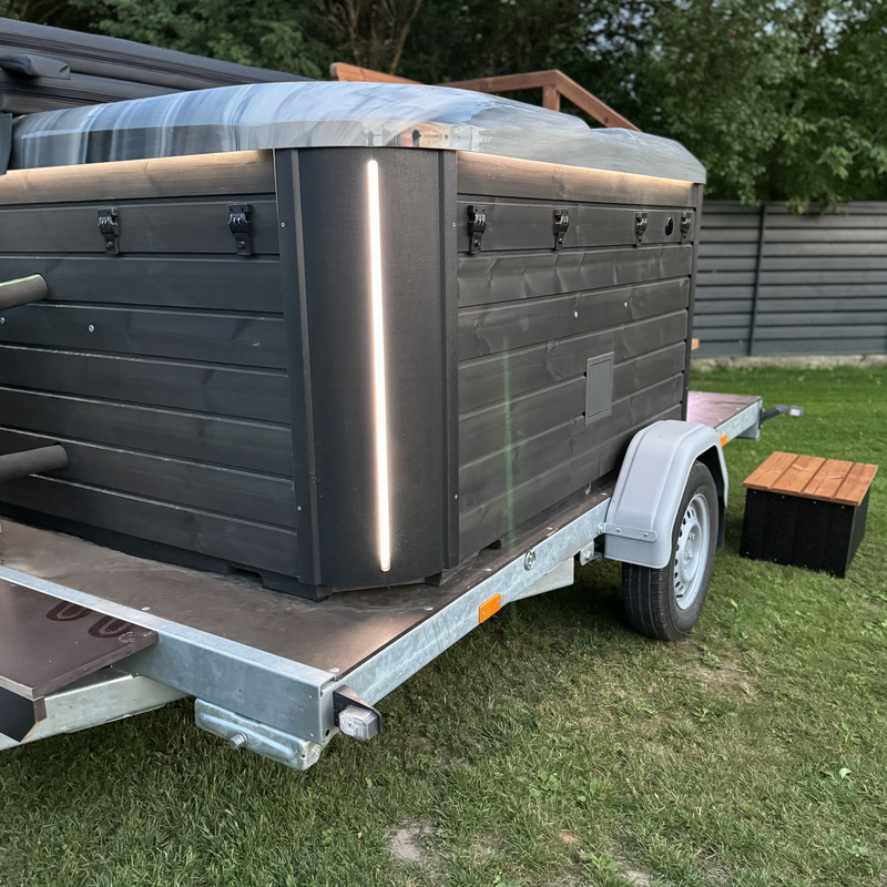 Acrilic Hot tub on Trailer