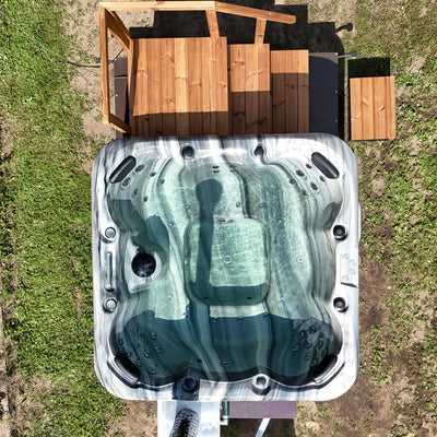 Acrilic Hot tub on Trailer